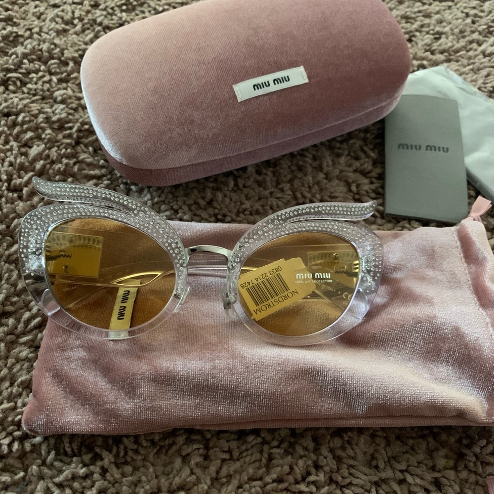 Miu Miu Sunglasses Grey Frame 04T